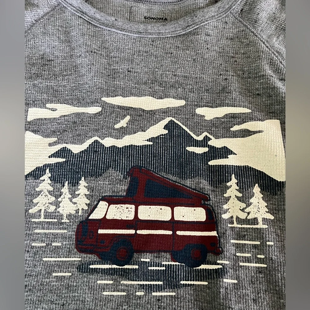 Gray Long Sleeve Mountain Graphic Thermal